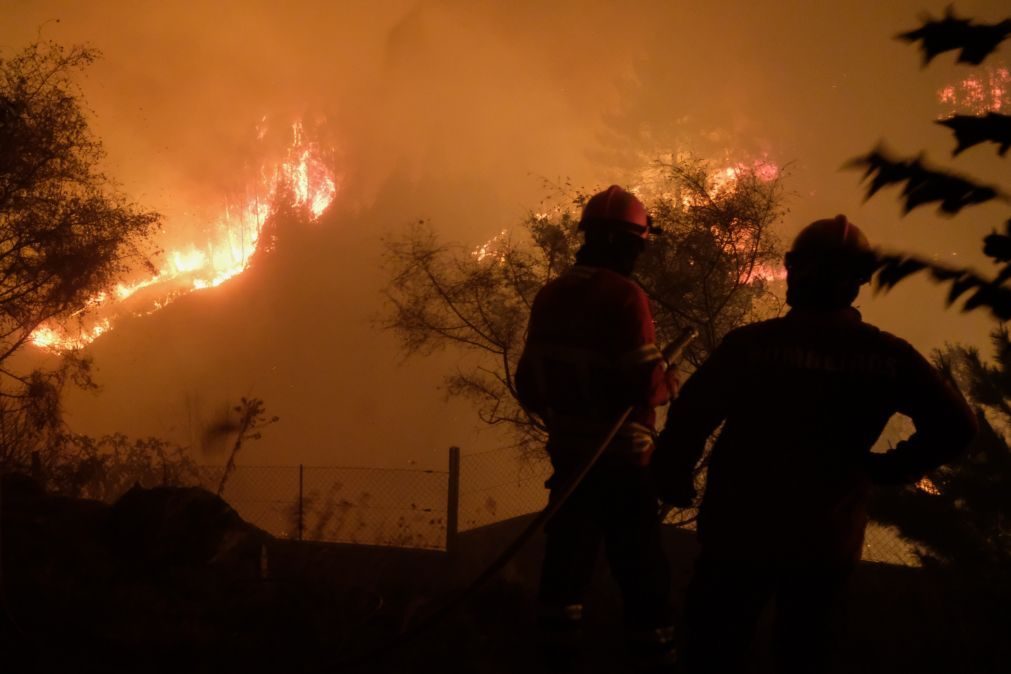Combate às chamas em Valença: Mais de 160 homens e quatro meios aéreos no terreno