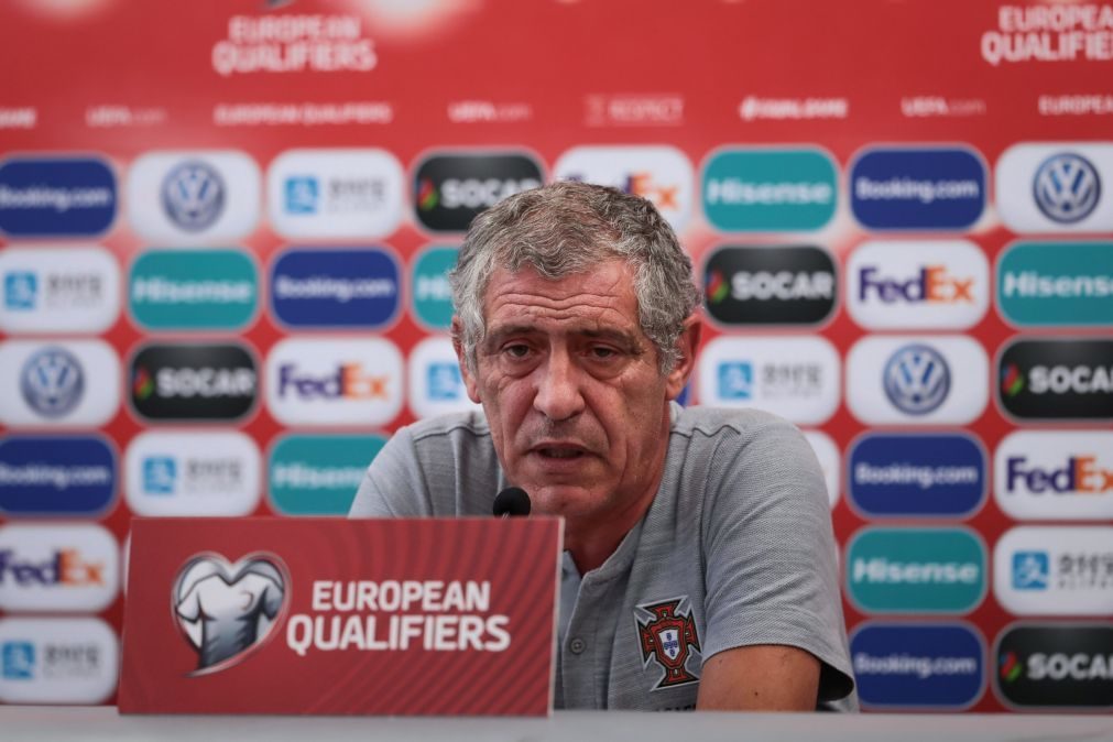 Fernando Santos: «Relvado sintético? Temos é de jogar e ganhar»