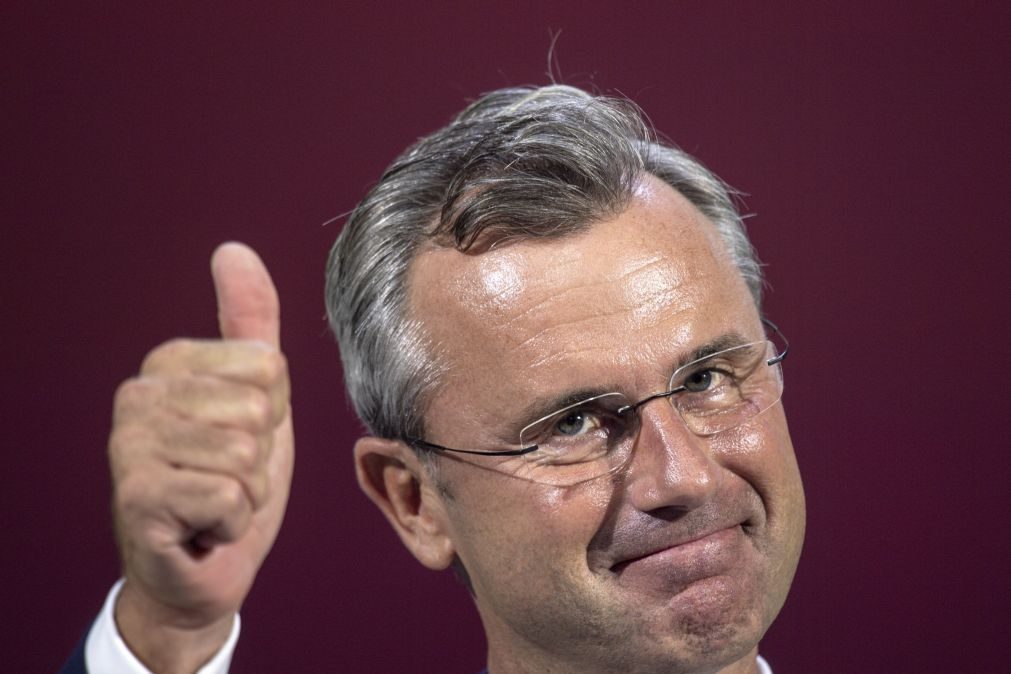 Norbert Hofer eleito presidente do partido da extrema-direita da Áustria