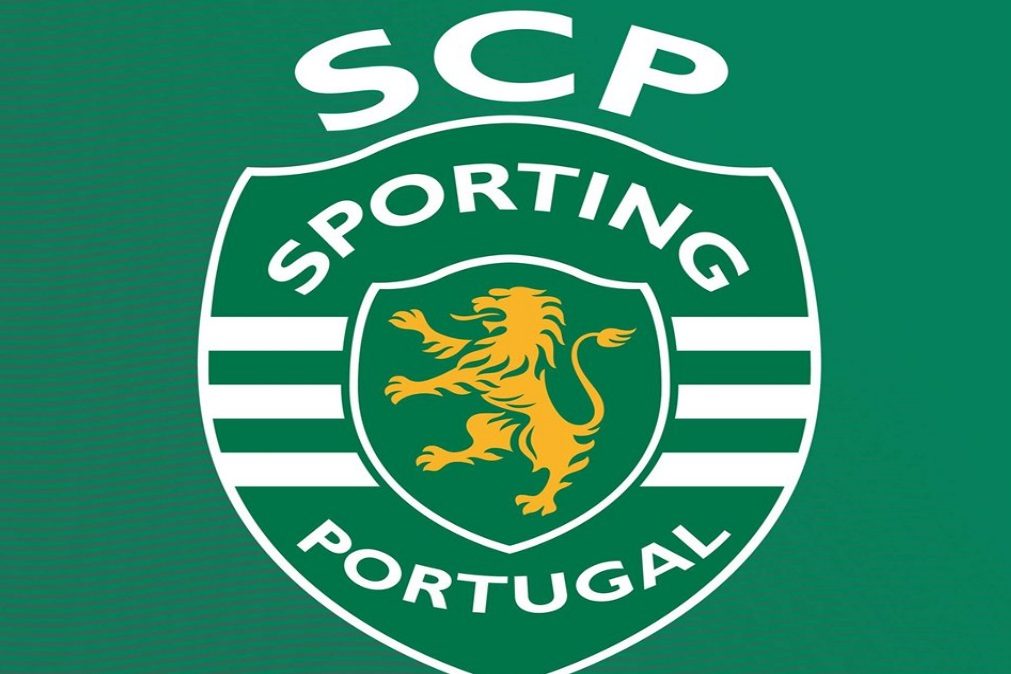 Jogadores em serenata no hospital onde ex-treinador do Sporting faz quimioterapia