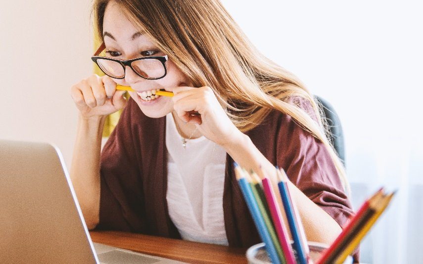 Quer recuperar de um dia stressante? Tome nota de 4 truques rápidos e eficazes