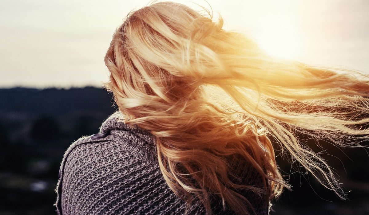 Dias de chuva? Estes são os 5 passos essenciais para manter o cabelo bonito e saudável!