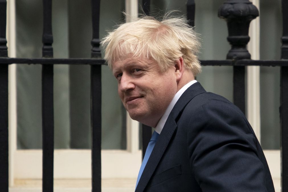 Boris Johnson está infetado com Covid-19
