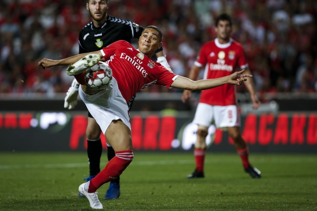 Benfica sobe à liderança da I Liga após derrotar o V. Setúbal [vídeo]