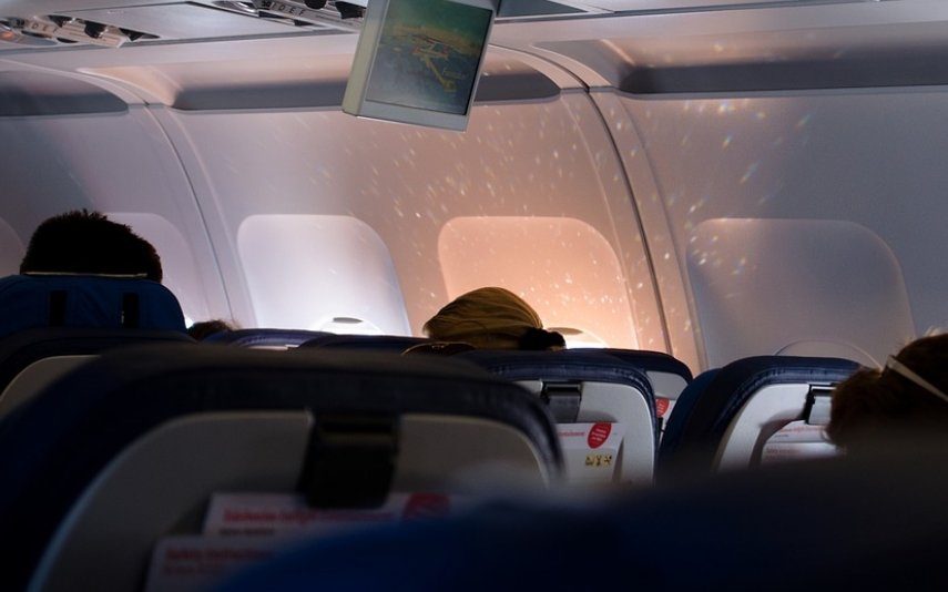 Mulher picada por escorpião em avião da United Airlines