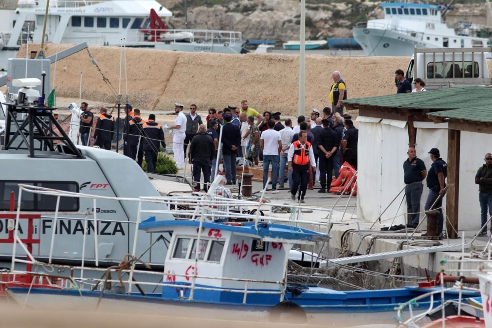 Naufrágio perto de Lampedusa faz pelo menos 13 mortos
