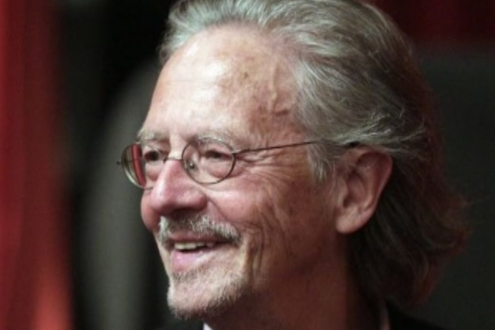 Associação quer retirar Nobel da Literatura a Peter Handke