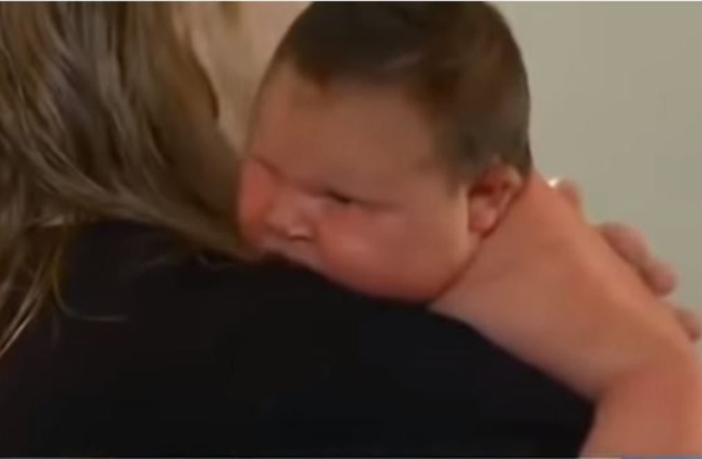 Mulher dá à luz bebé com quase seis quilos