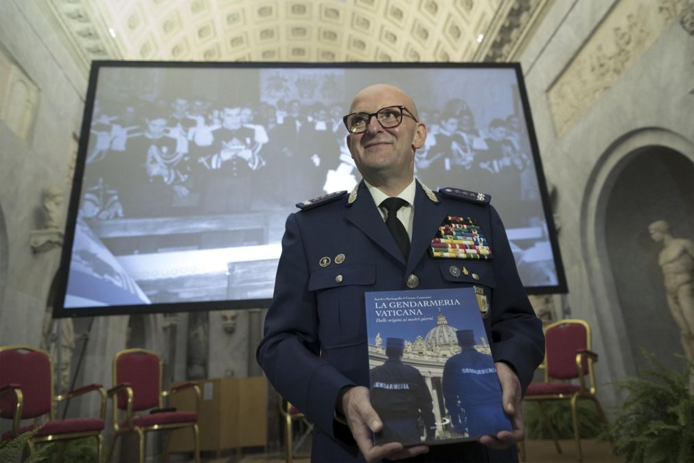 Papa Francisco aceita demissão do chefe de segurança do Vaticano