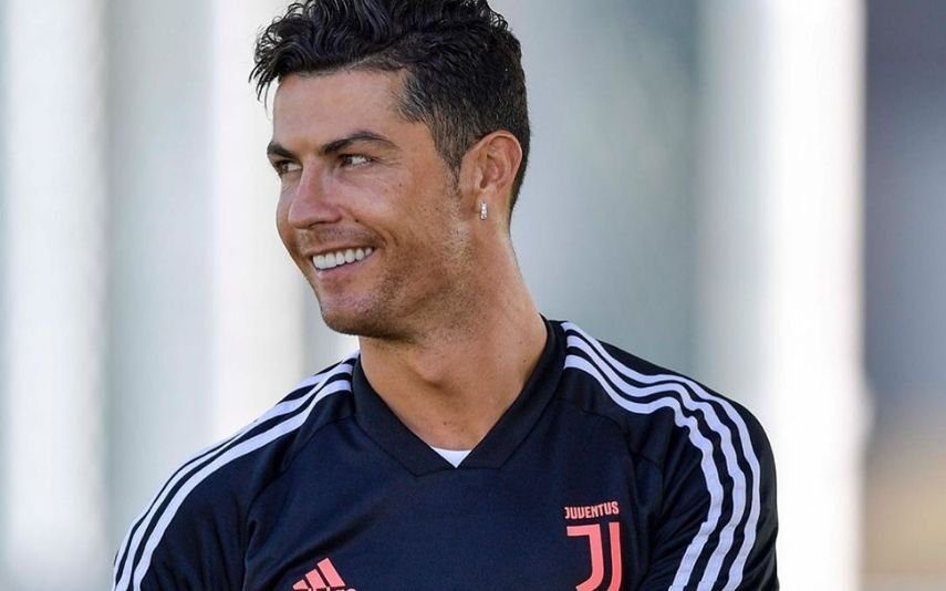 Cristiano Ronaldo É o número um até quando se fala em fazer dinheiro nas redes sociais