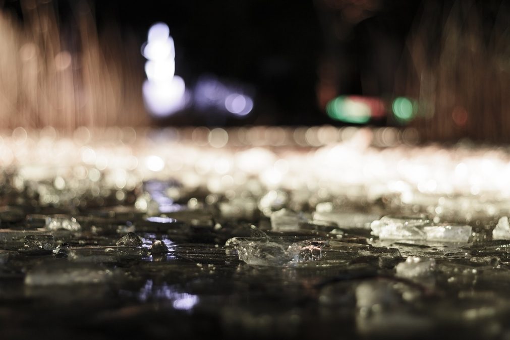 Tempo para sábado com períodos de chuva e vento forte