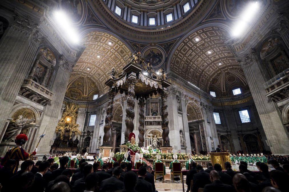 Vaticano nega risco de insolvência revelado por livro