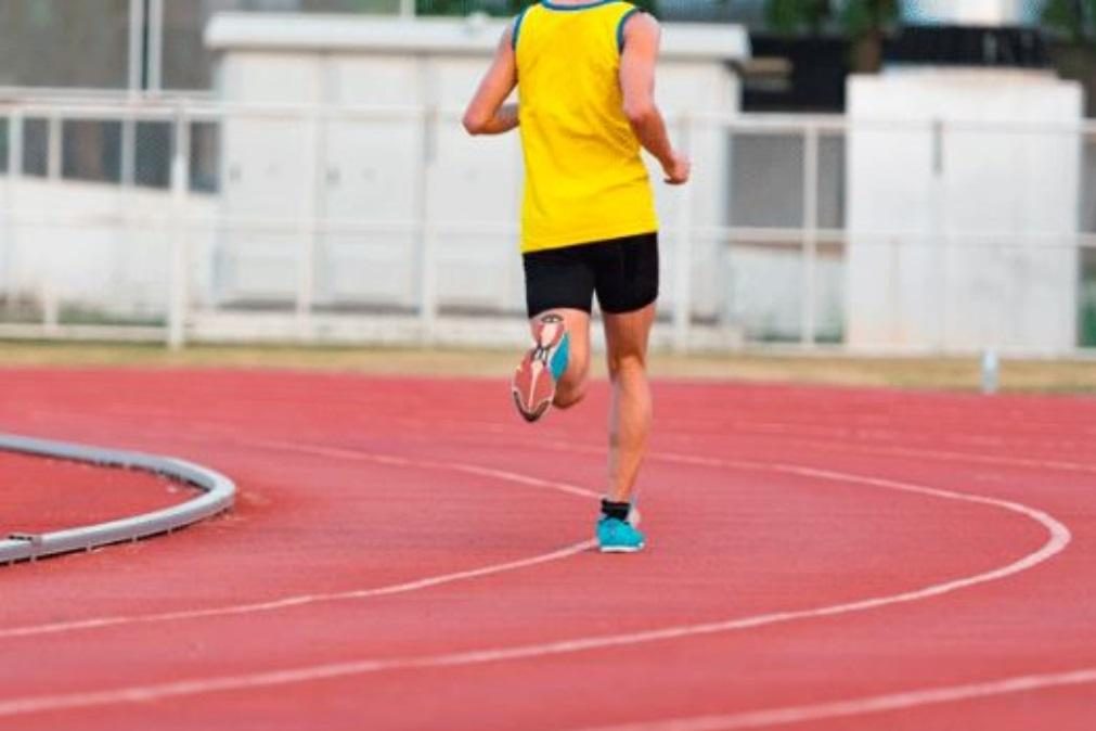 Treinador de atletismo detido por abusar de meninas de 13 e 14 anos