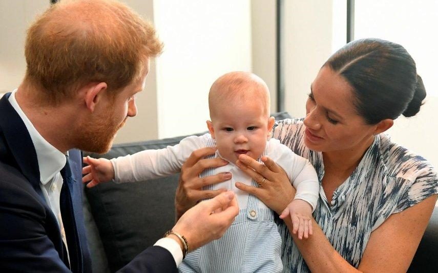 Harry acusa Meghan de o afastar da família real