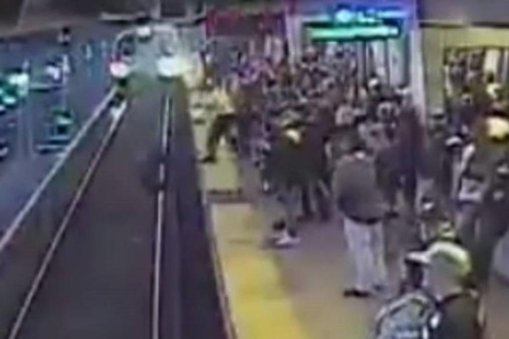 Homem alcoolizado cai à linha do comboio (COM VÍDEO)