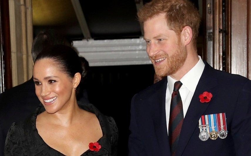 Harry e Meghan Ponderam passar o Natal longe da Casa Real