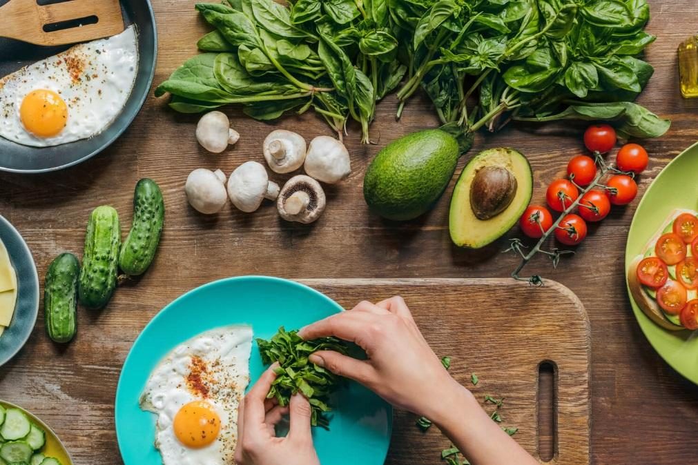 Sabia que comer demasiado bem também faz mal? Conheça os sintomas da Ortorexia