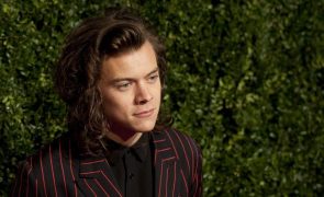 Saiba com quem é que Harry Styles, um dos solteiros mais desejados, está a passar esta quadra