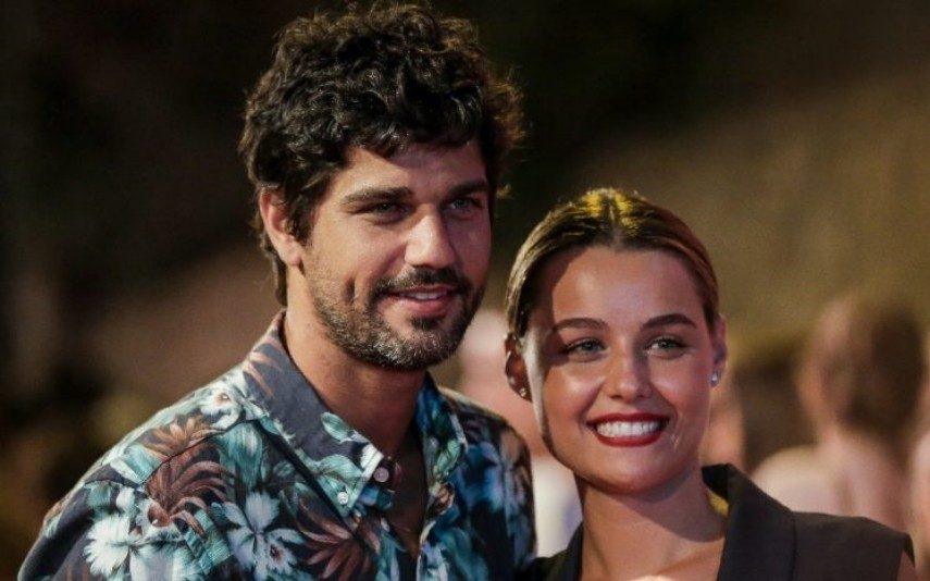 Kelly Bailey E Bruno Cabrerizo Trocam galhardetes na Internet