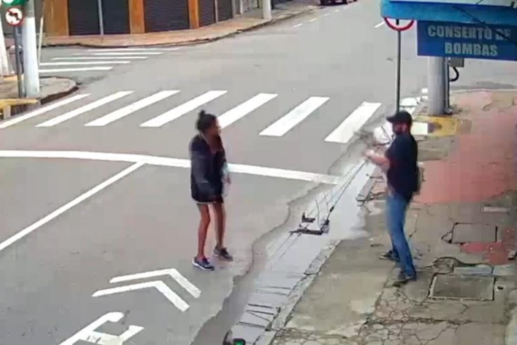 Sem-abrigo assassinada a tiro após pedir esmola a um homem [vídeo +18]