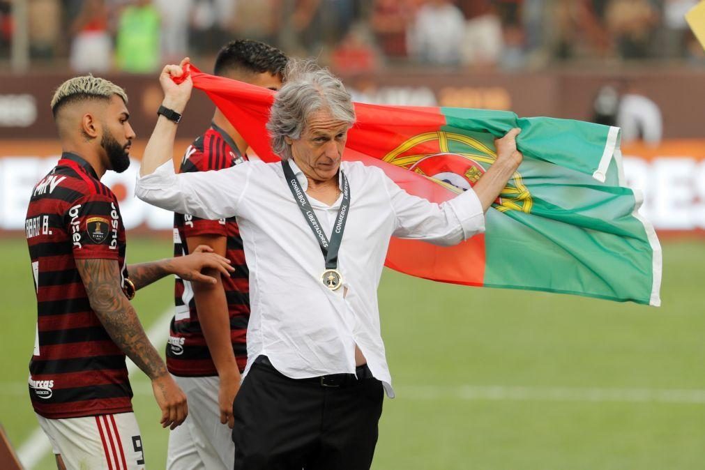 Jorge Jesus rumou ao Flamengo contra vontade do agente: «Penso pela minha cabeça»