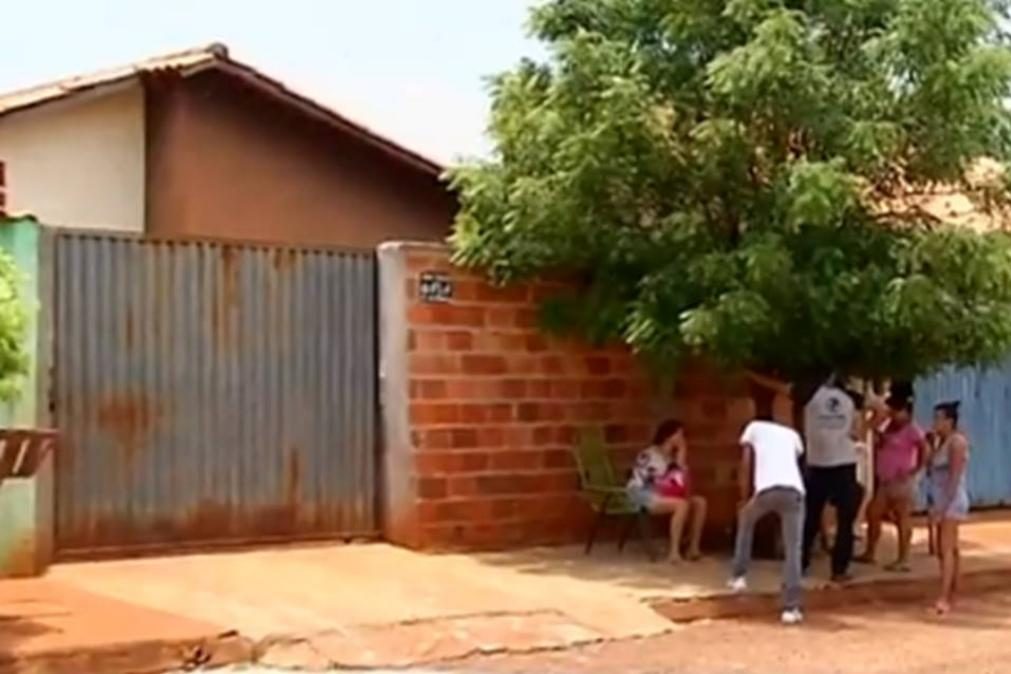 Mãe mata filho porque ele se recusou limpar a casa de madrugada