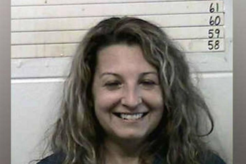 Suspeita de matar o marido tira fotografia a rir-se na esquadra da Polícia