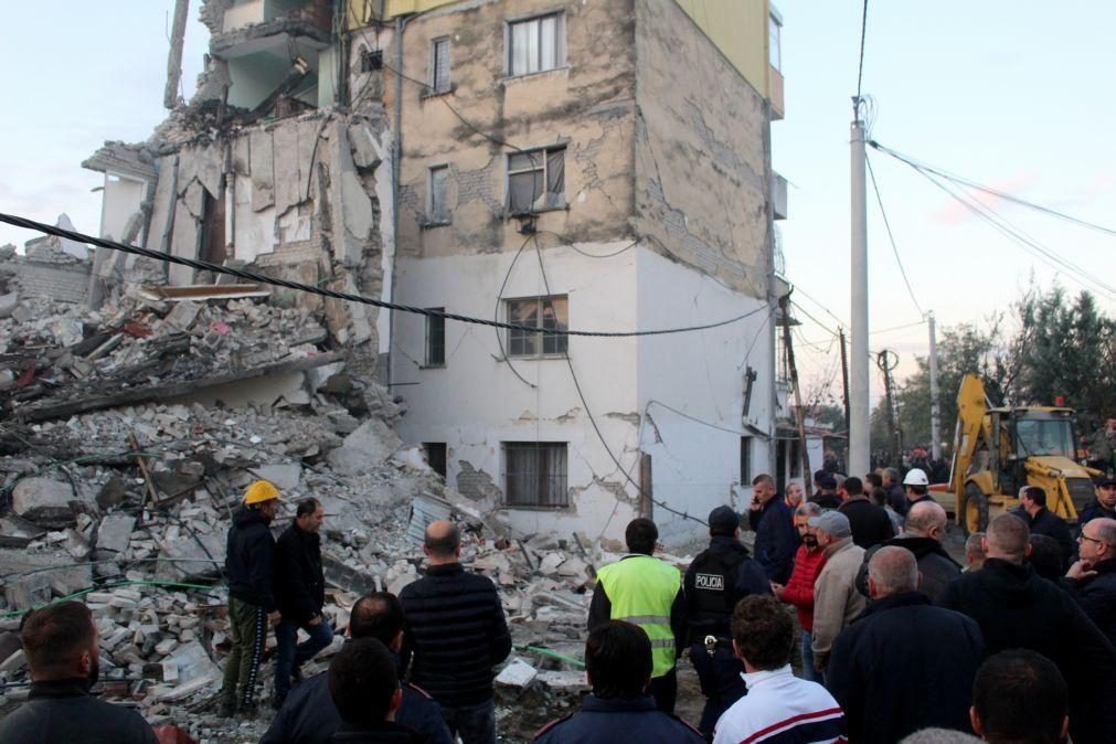 Sismo na Albânia faz vários mortos e pelo menos 300 feridos