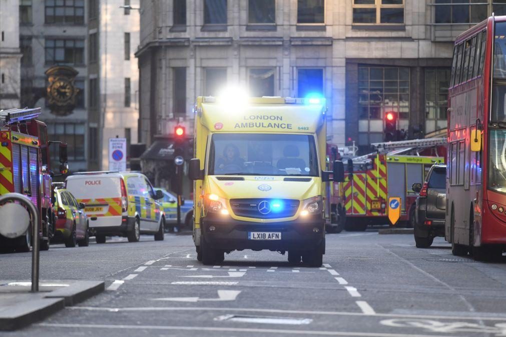 Londres | Polícia abate atacante devido a falso engenho explosivo