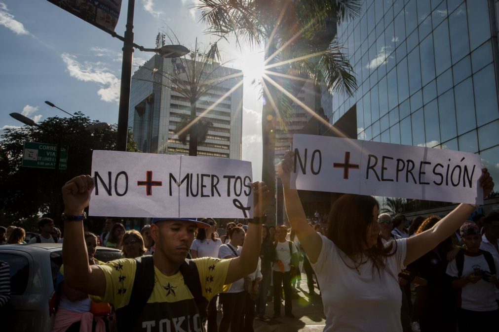 Armar centenas de milhares de civis na Venezuela 