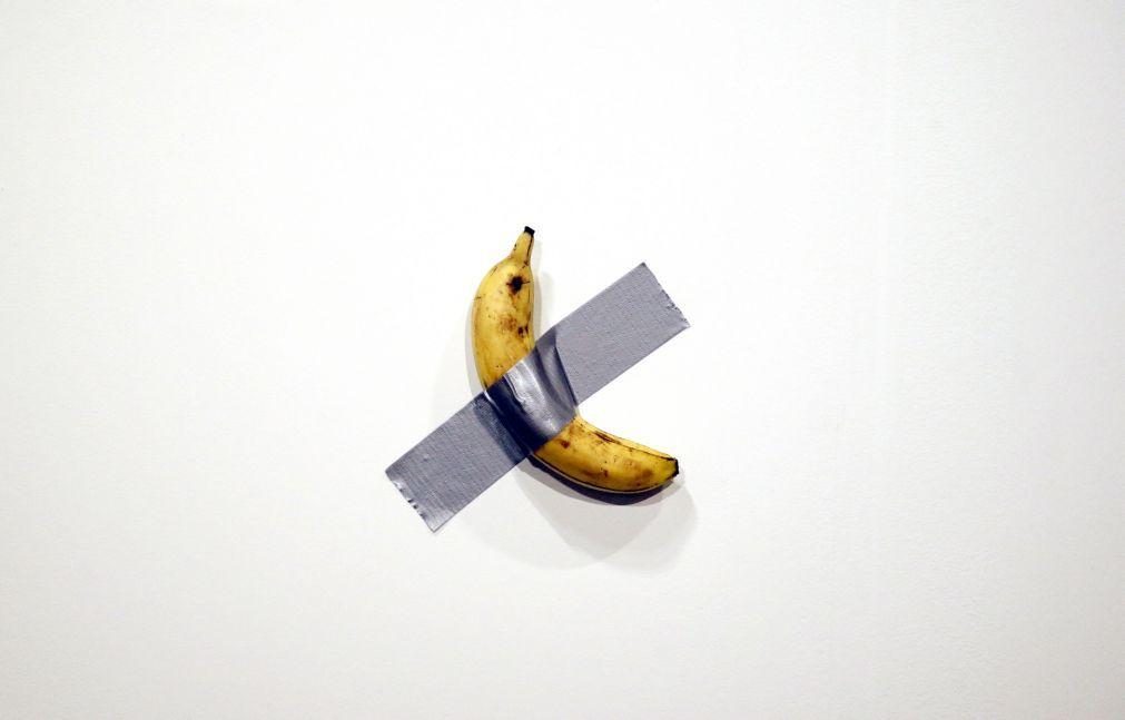 Banana que fazia parte de obra de arte «Comedian» foi comida durante exposição