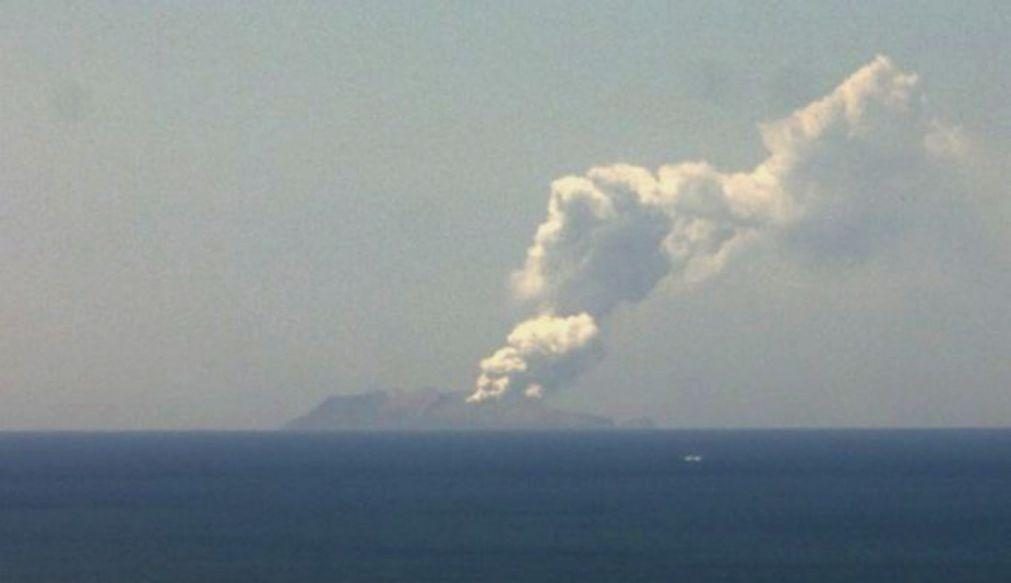 Erupção de vulcão da Nova Zelândia provoca cinco mortos