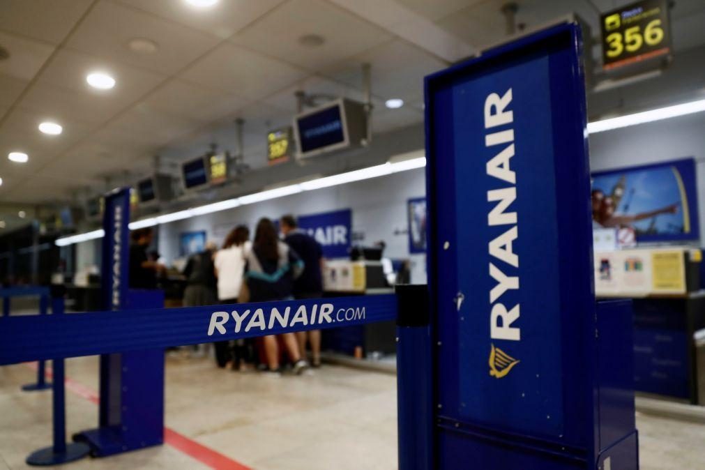 Ryanair desiste de fechar base de Girona em troca de corte salarial