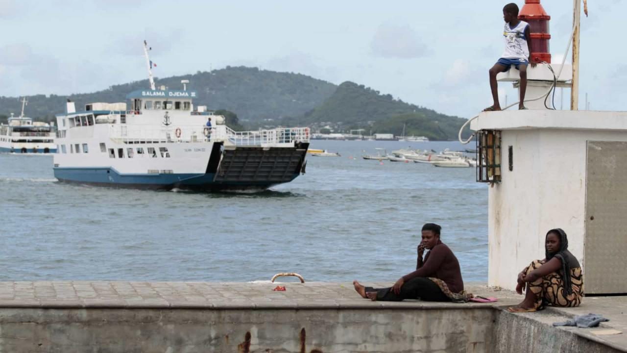 Três crianças encontradas mortas dentro de carro na Ilha Mayotte