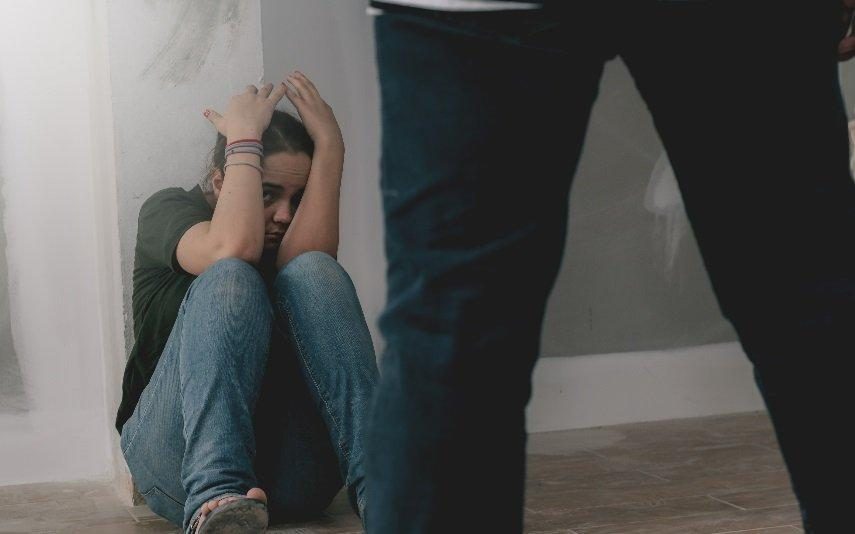 Pedofilia Milagre de Natal: rapaz encontrado num armário em casa de pedófilo