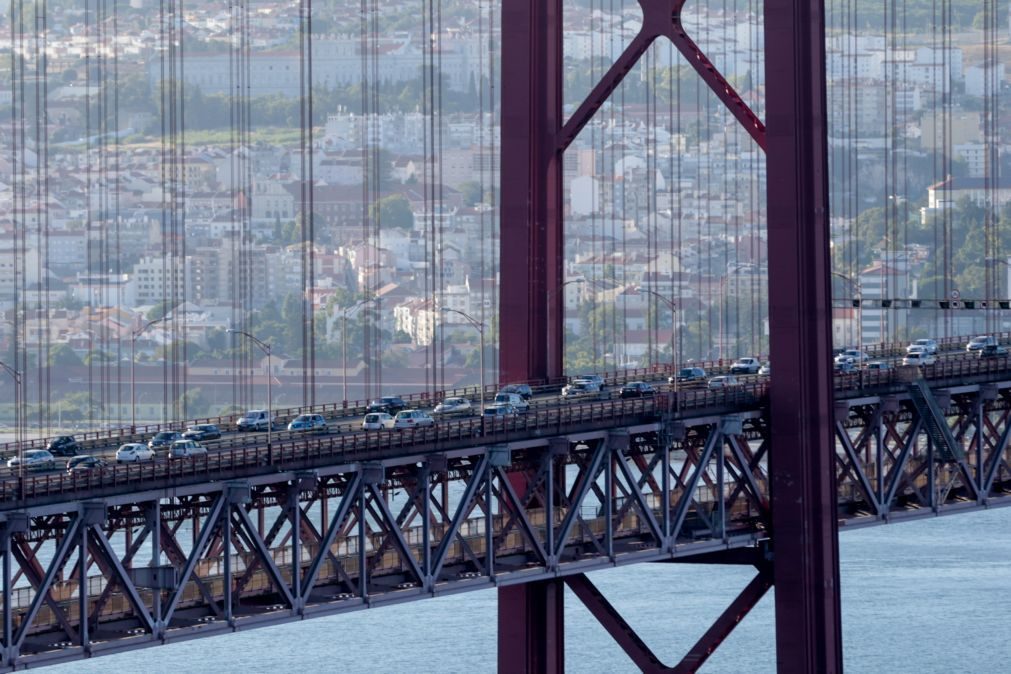 Dois acidentes condicionam trânsito na Ponte 25 de Abril