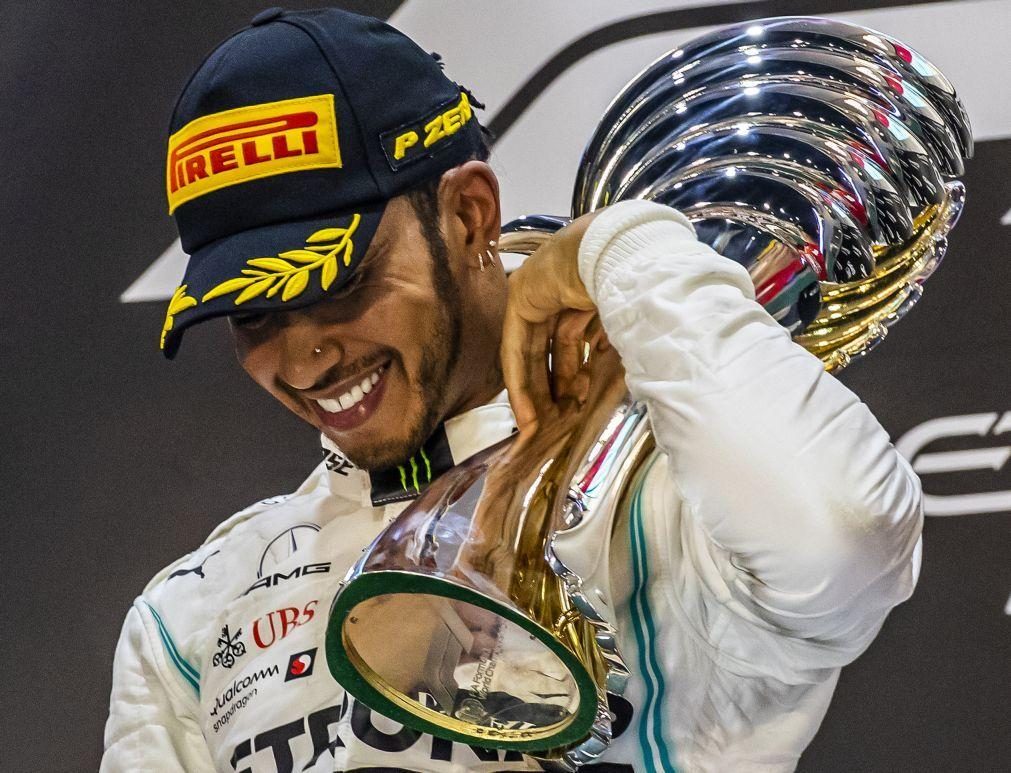 Lewis Hamilton vai doar 450 mil euros para o combate aos fogos na Austrália