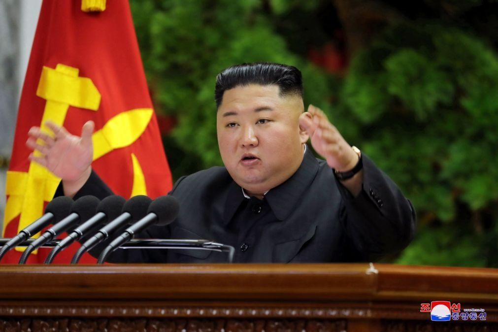 Coreia do Norte ameaça retomar testes de mísseis atómicos e intercontinentais