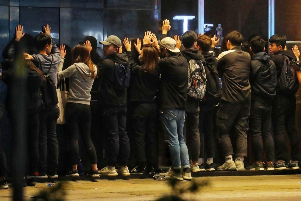 Dezenas de detidos em protesto contra comerciantes chineses em Hong Kong