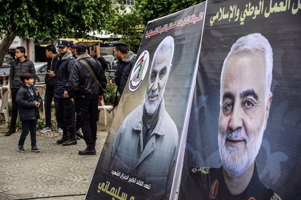 Debandada durante funeral do general Soleimani faz várias vítimas