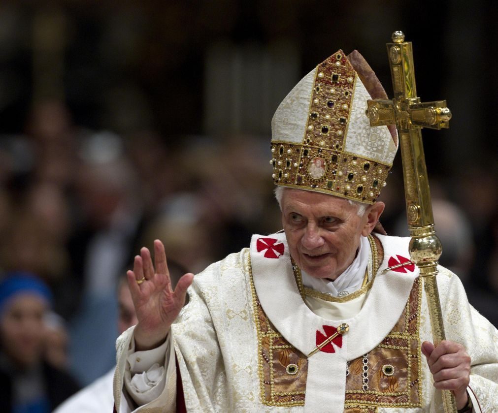 Papa Bento XVI não terá aprovado publicação de livro que defende celibato