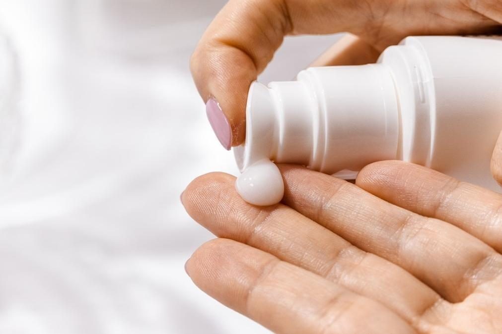 ALERTA | Estes cremes hidratantes podem causar cancro e infertilidade
