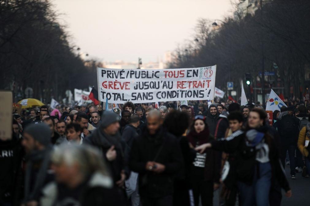 França é hoje novamente palco de greve geral contra reforma das pensões