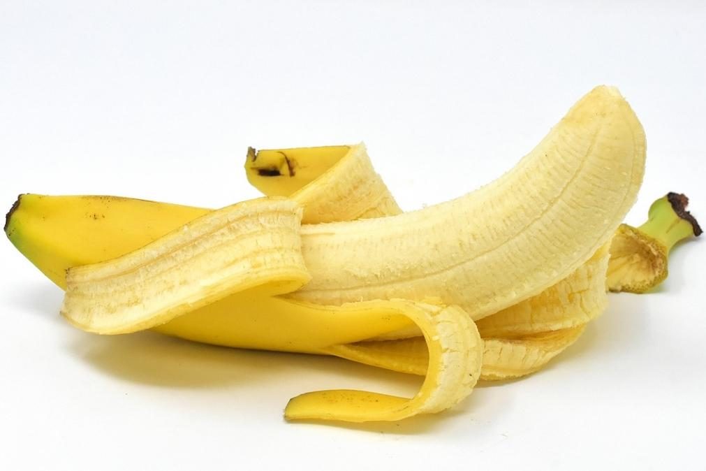 Será mesmo verdade que não se deve comer banana à noite?