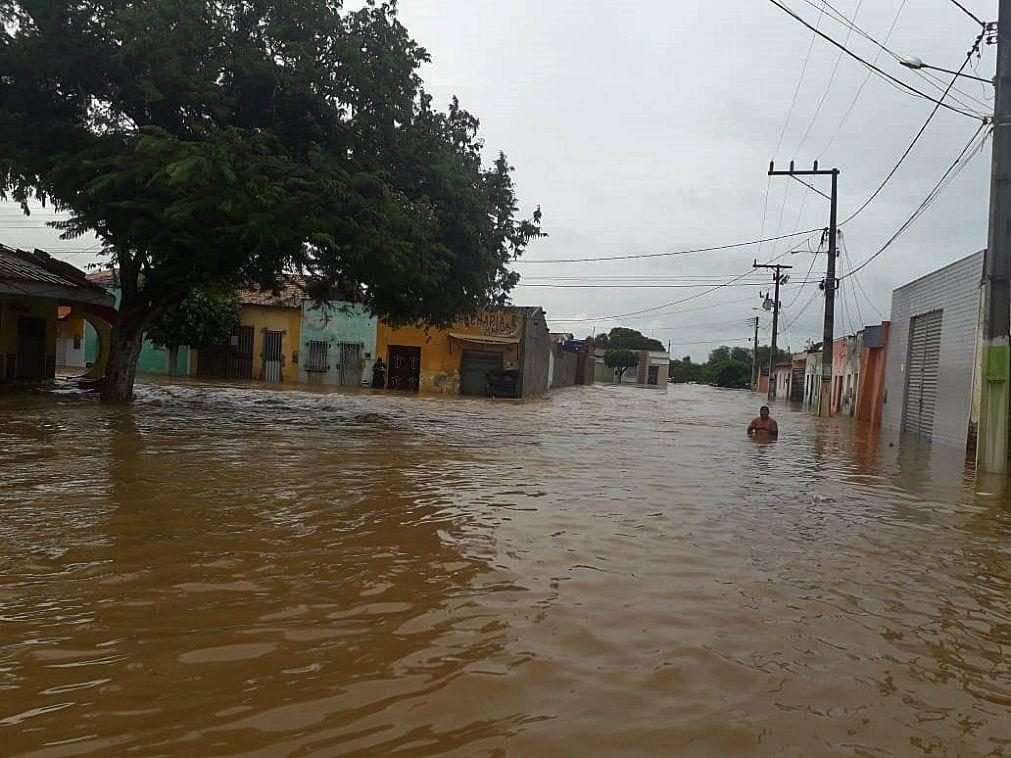 Chuvas fortes em Minas Gerais fazem pelo menos 30 mortos
