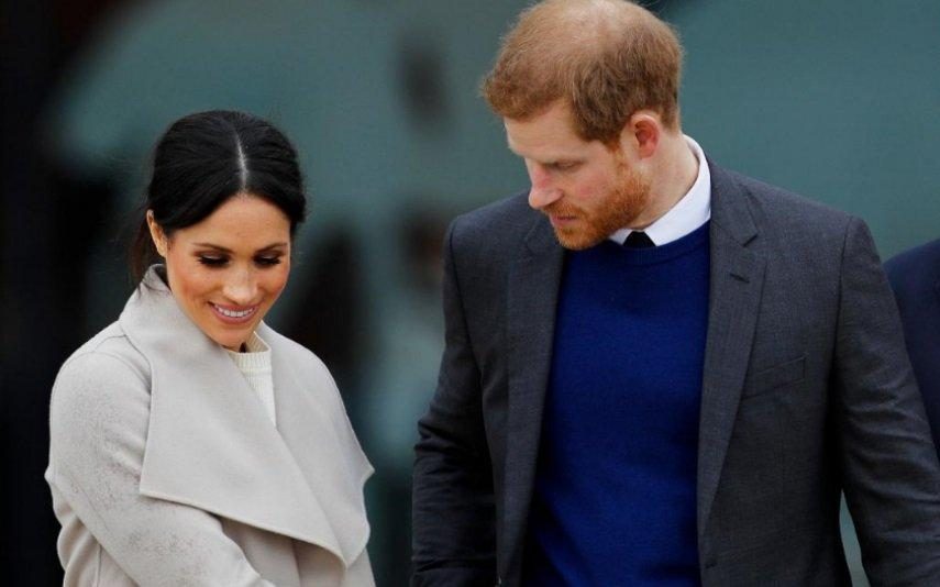 Meghan está muito arrependida de ter abdicado de ser atriz por Harry