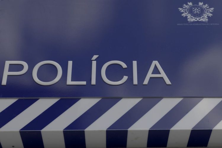 PSP de Lisboa deteve jovem que tentou atropelar polícia