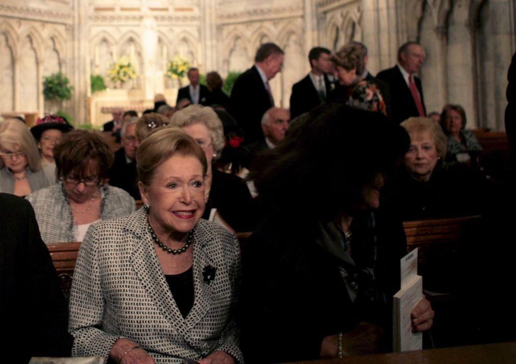 Mary Higgins Clark morre «rodeada de familiares e amigos»