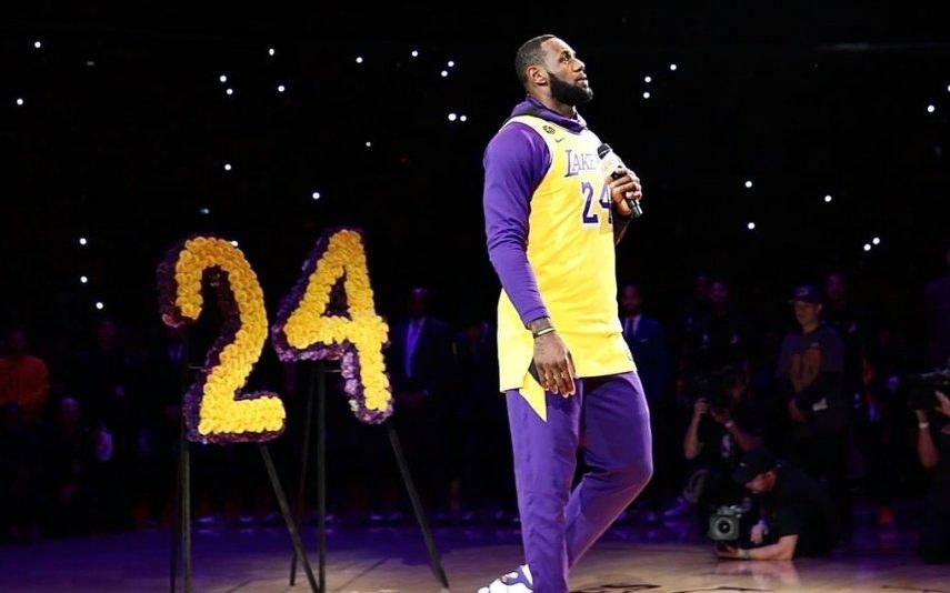 Kobe Bryant A arrepiante homenagem no estádio dos LA Lakers (Vídeo)