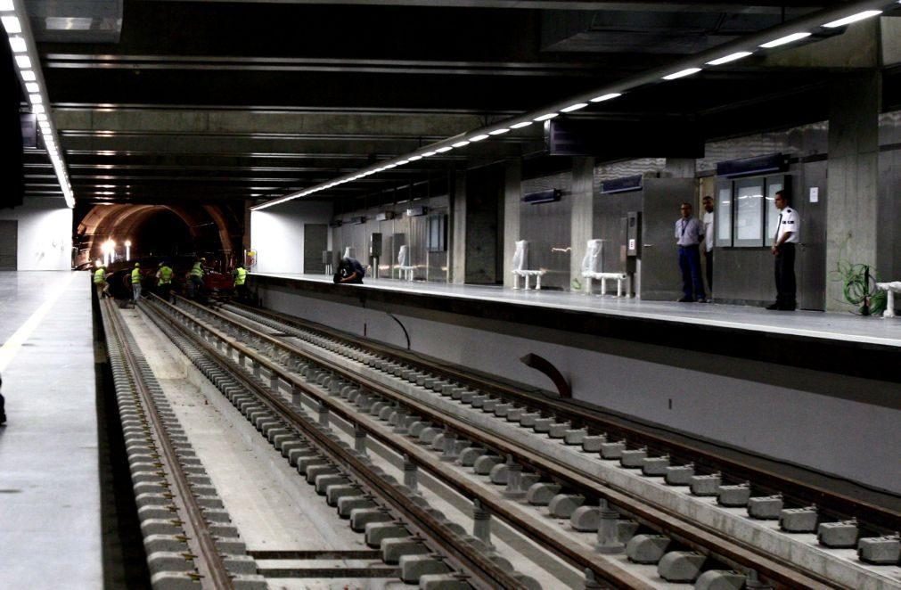 Alargamento do Metro de Lisboa foi suspenso. Governo acusa PSD